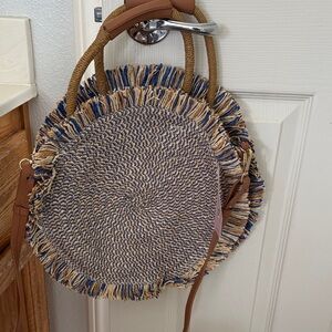 Round straw bag